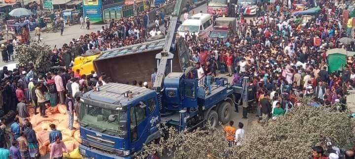 ভালুকায় ট্রাক চাপায় অটোযাত্রীর মৃত্যু ও ৮ জন আহত