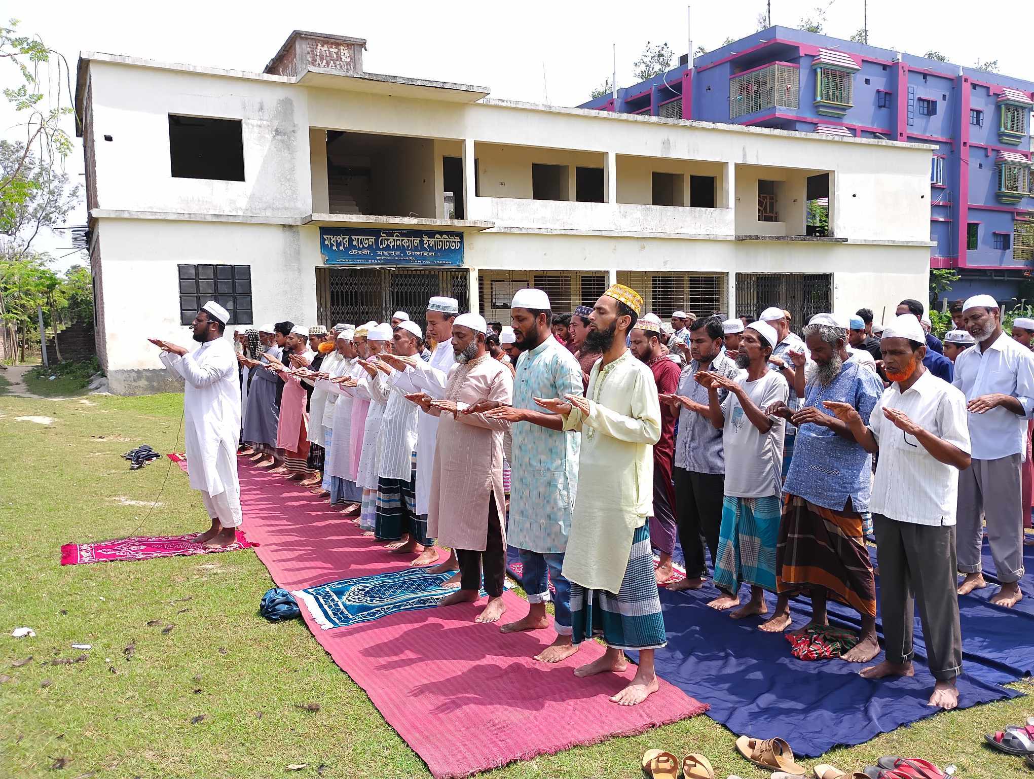 মধুপুরে ইসতিসকার নামাজ ও বিশেষ মোনাজাত অনুষ্ঠিত