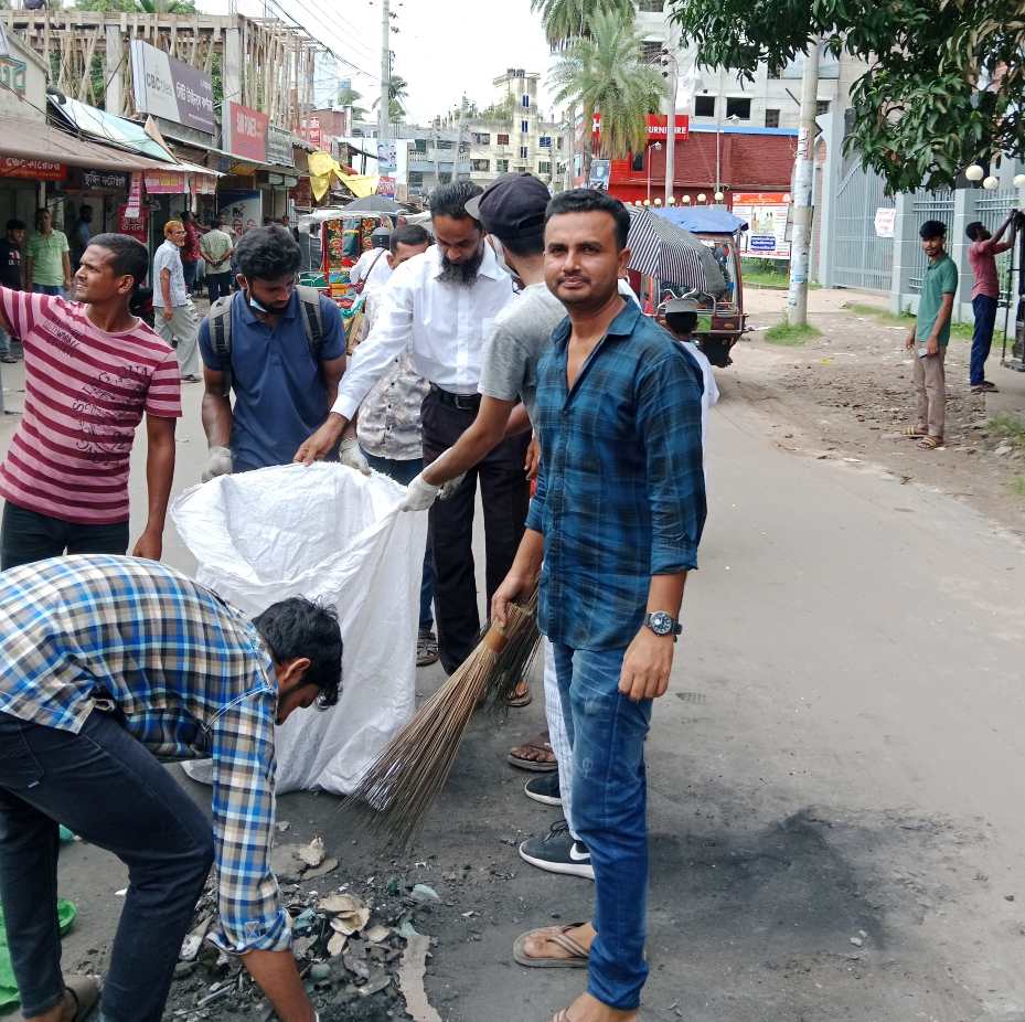 মাগুরায় ছাত্রদের উদ্যোগে পরিষ্কার পরিচ্ছন্নতা কর্মসূচি