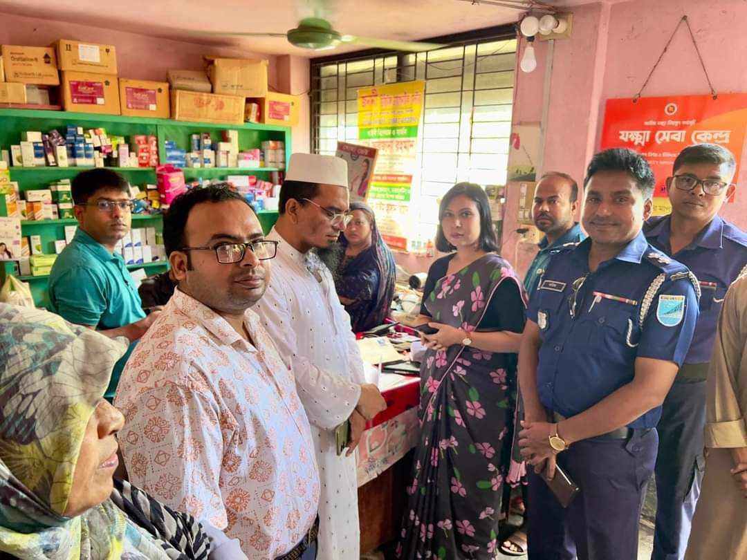 মধুপুরে ৬ ক্লিনিক ও ফার্মেসীকে জরিমানা করেছে ভ্রাম্যমান আদালত