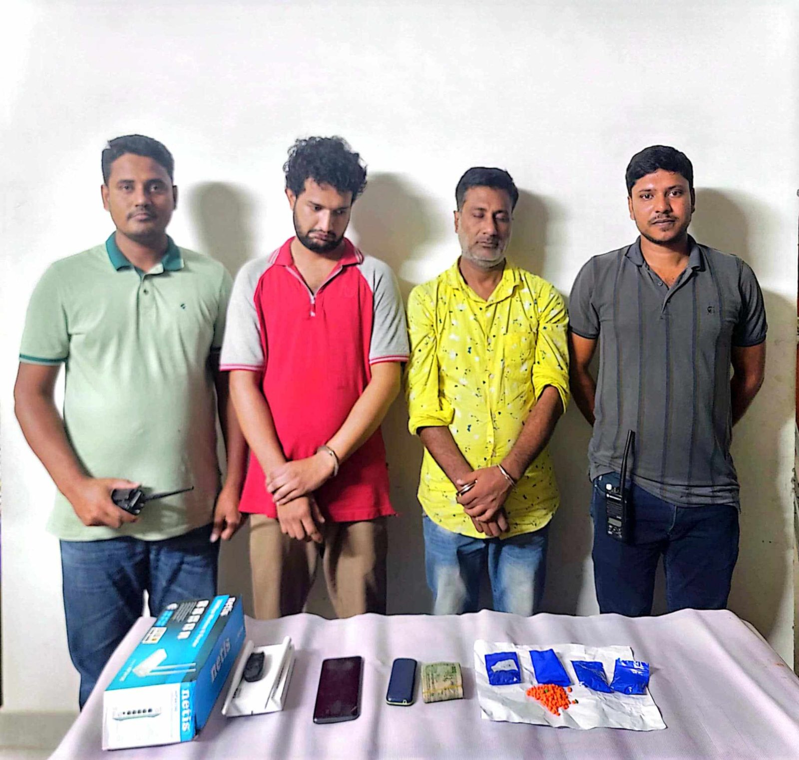 ময়মনসিংহে ৯০০ পিছ ইয়াবাসহ ২ জন গ্রেফতার