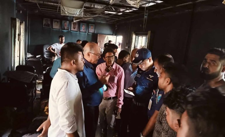 রূপগঞ্জে গভীর রাতে বিএনপির কার্যালয়ে দূর্বৃত্তের আগুন