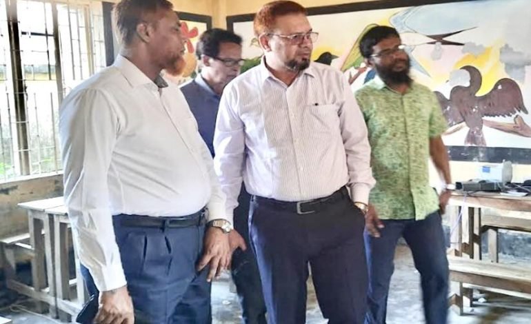 কেন্দুয়ায় জাতীয় স্মার্ট কার্ড বিতরণ ও পরিদর্শন