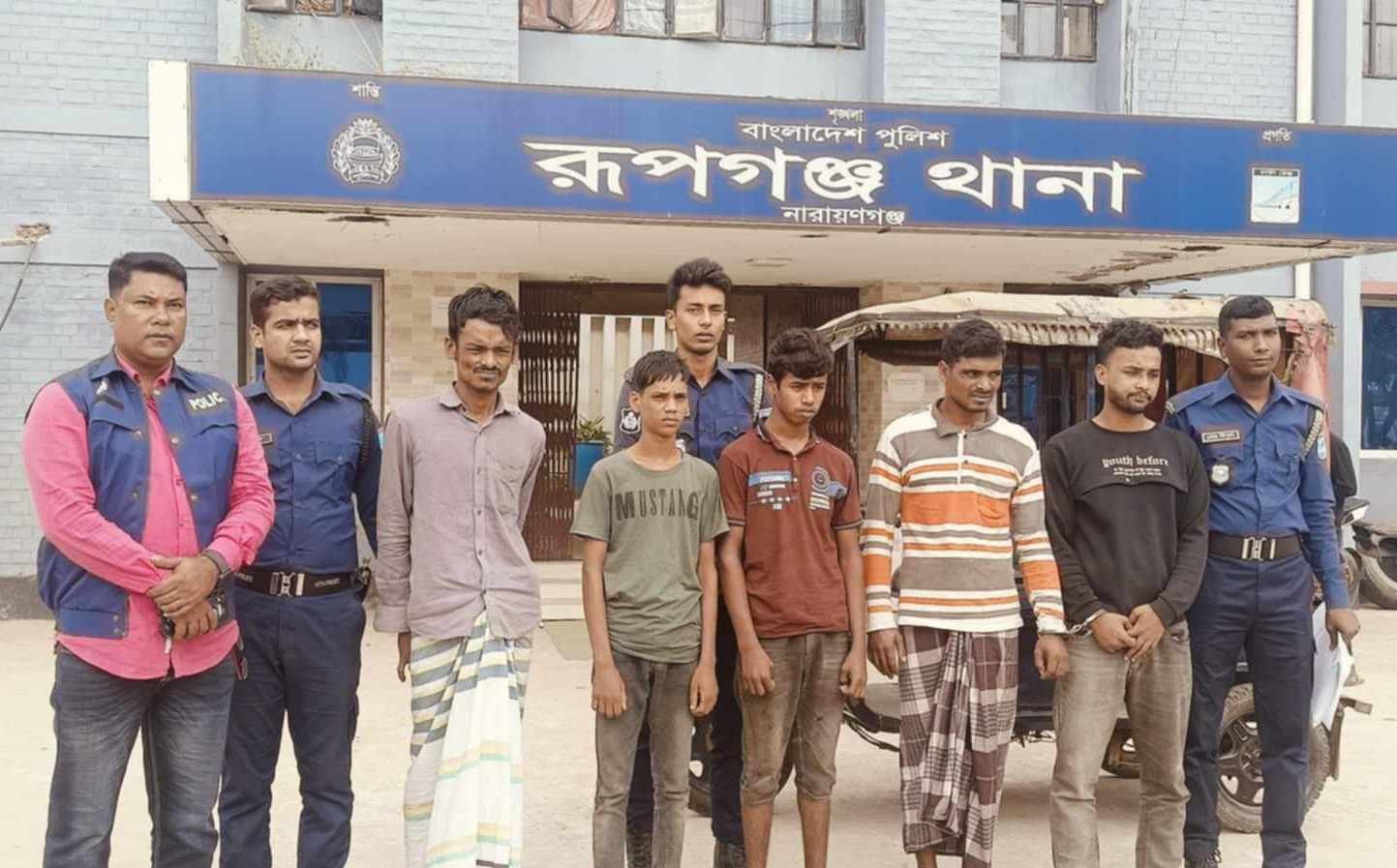 রূপগঞ্জে অটো চালক বাবুল হত্যায় জড়িত ৫ জন গ্রেপ্তার