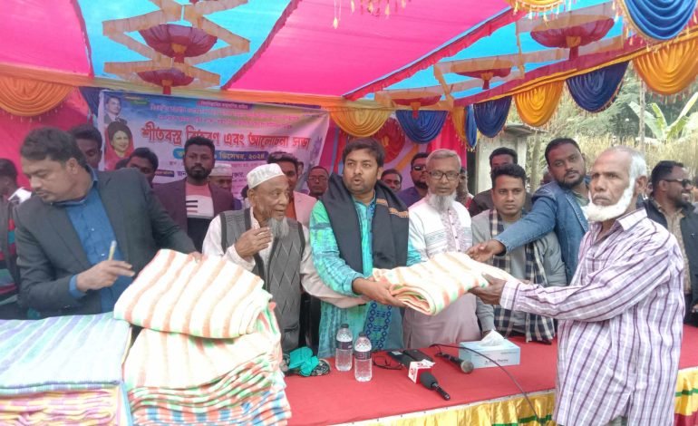 মান্দায় ৩১ দফার জনমত সৃষ্টির লক্ষে শিল্পপতি সোহাগের শীতবস্ত্র বিতরণ